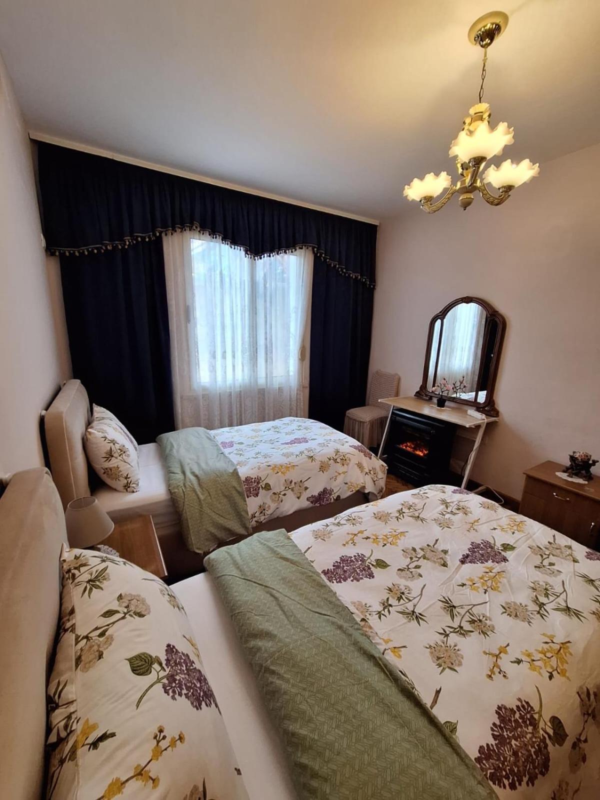 Apartamento Cozyflat In The Middle Of Tirana Exterior foto